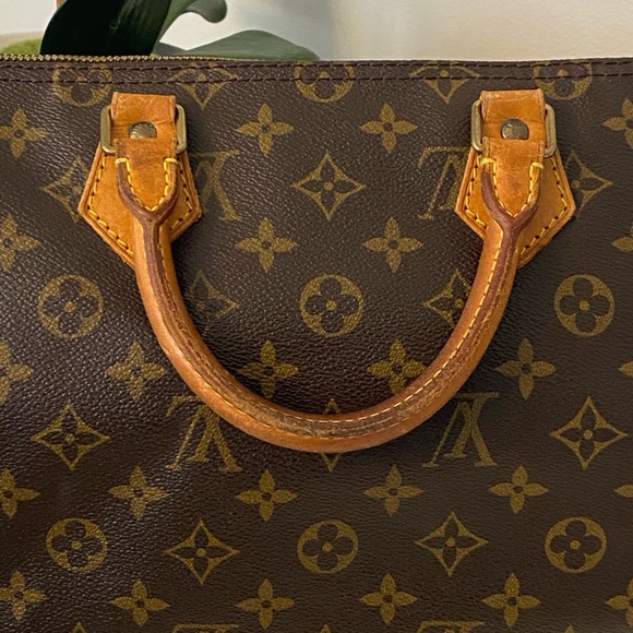 Authentic-Louis Vuitton Speedy 35 Monogram - Picture 6 of 10